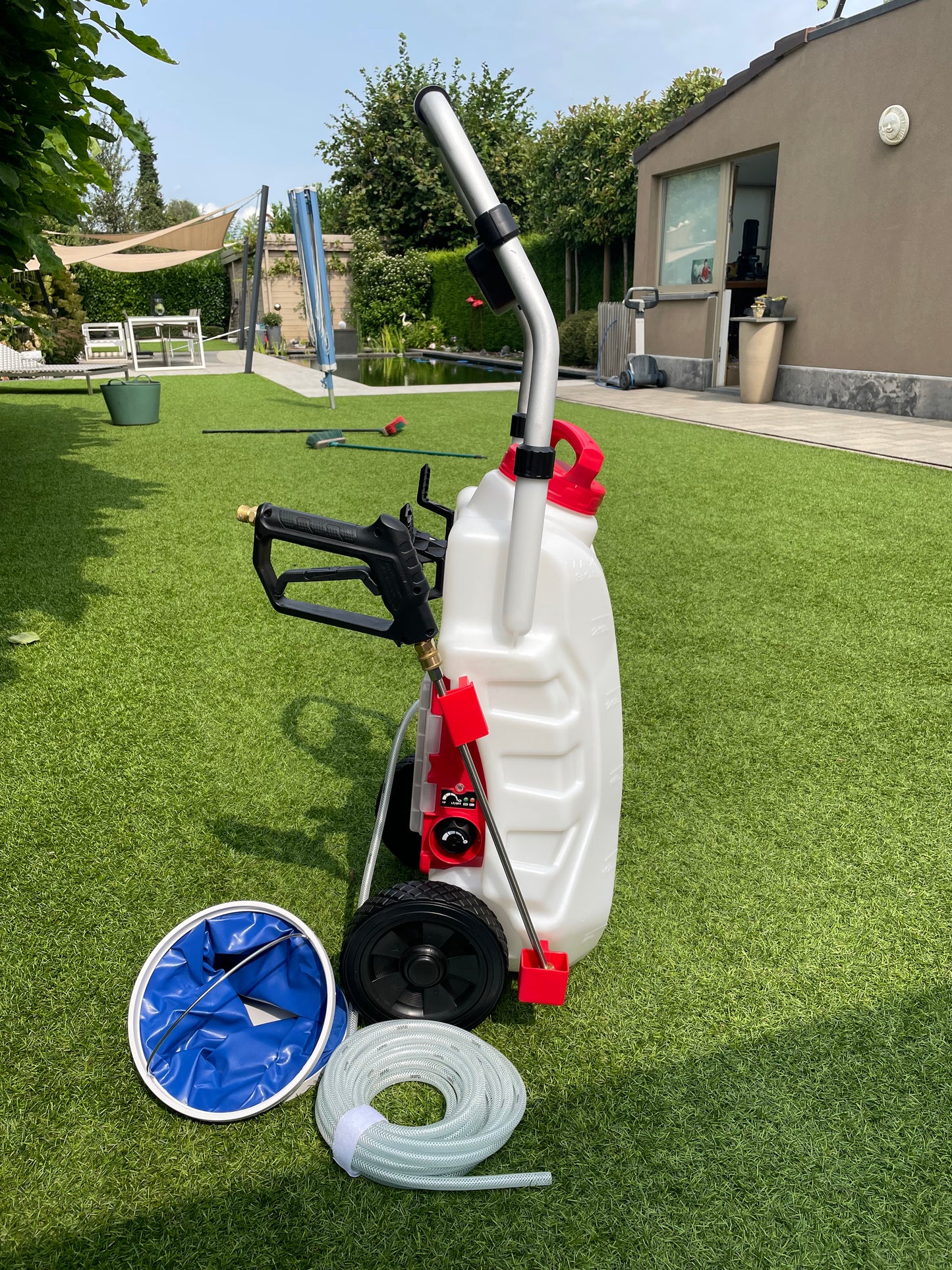 Pro Sprayer – Elektrischer Softwash-Sprüher mit Batterie.